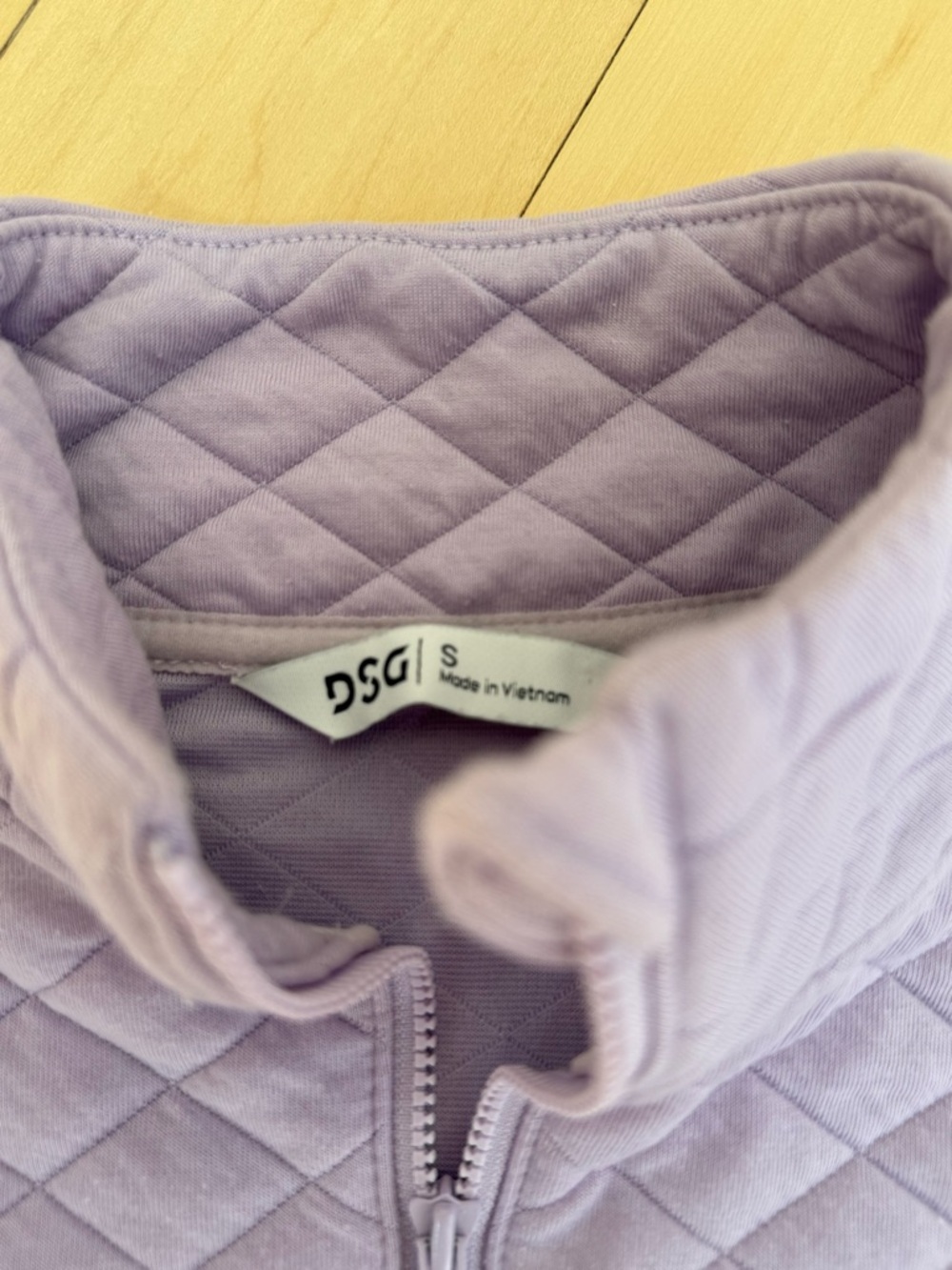 Girls Small. 
Quilted Half-Zip Pullover in Light Lavender